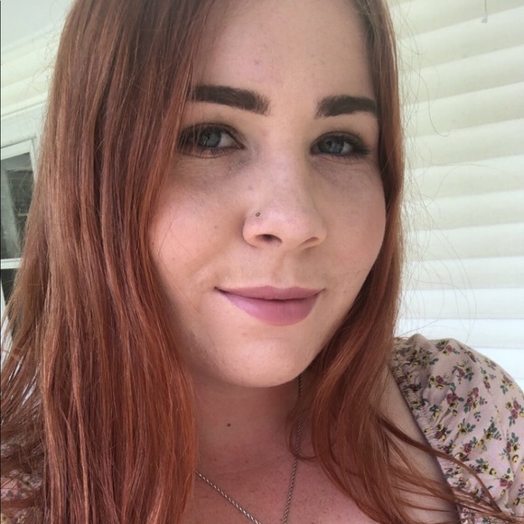 Meet your Posher, Erin - Picture 1 of 1